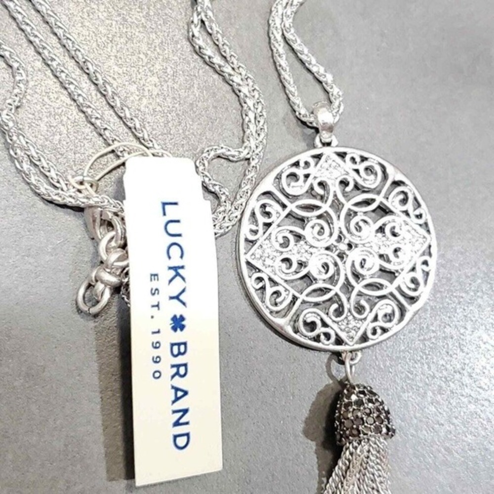Lucky Brand Silver Tone Filigree Medallion Tassel Long Pendant Necklace NEW - Picture 4 of 6